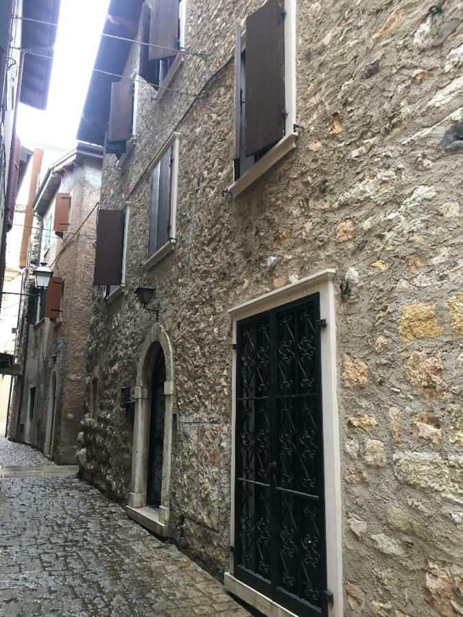 Vicolovolta16 Διαμέρισμα Torri Del Benaco Εξωτερικό φωτογραφία